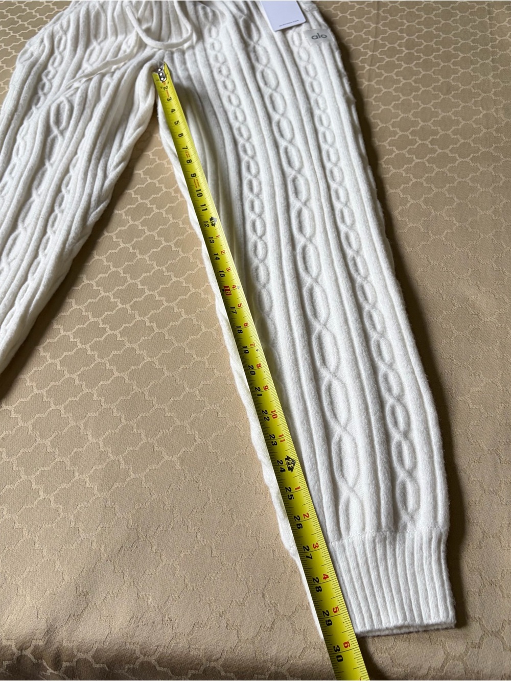 NWT ALO Yoga White Cable Knit Winter Bliss Pant Jogger Sweatpant Size Large - Picture 10 of 11